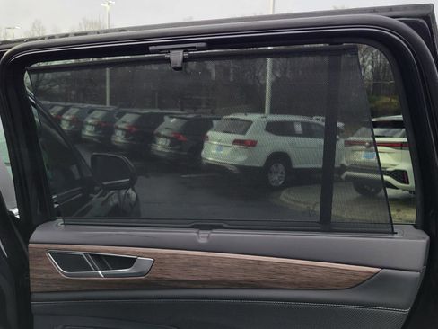 Used 2025 Volkswagen Atlas SEL image 42