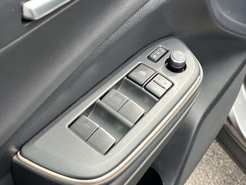 Used 2023 Toyota Crown Limited image 26