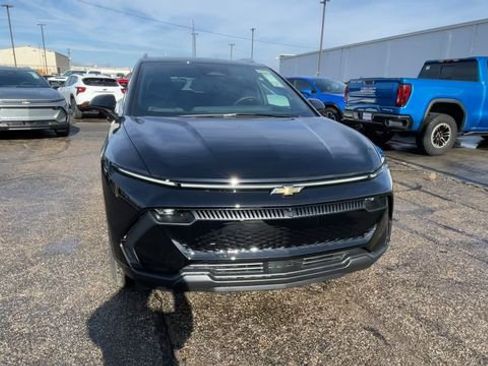 New 2026 Chevrolet Equinox EV LT image 4