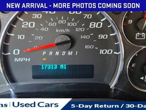 Used 2025 GMC Savana 2500 w/ Driver Convenience Package RWD image 16