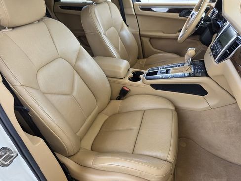 Used 2016 Porsche Macan S image 25