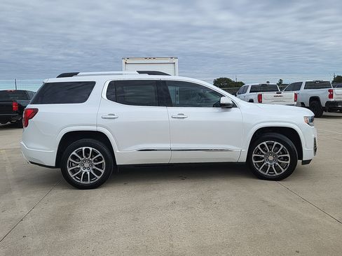 Used 2023 GMC Acadia Denali w/ Denali Technology Package image 4