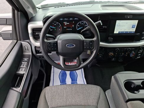 Certified 2025 Ford F250 XLT AWD/4WD image 12