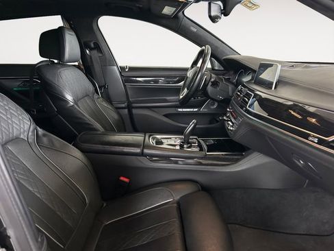 Used 2016 BMW 750i xDrive image 14