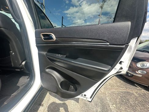 Used 2017 Jeep Grand Cherokee Limited AWD/4WD image 23
