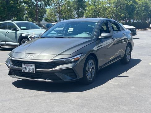 Used 2024 Hyundai Elantra Blue FWD image 1