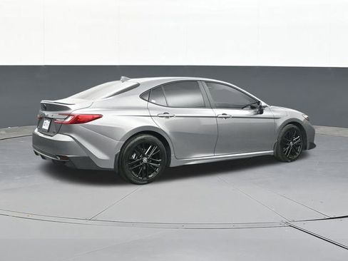 Used 2025 Toyota Camry SE w/ Convenience Package image 16