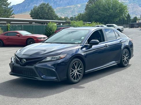 Used 2022 Toyota Camry SE FWD image 8