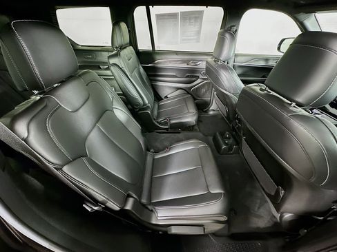 Certified 2025 Jeep Grand Cherokee L Limited w/ Luxury Tech Group II image 41