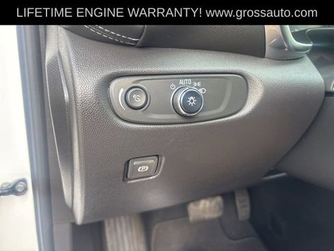 Used 2025 Chevrolet Blazer LT AWD/4WD image 12
