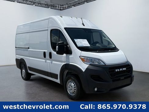 Used 2025 RAM ProMaster 2500 w/ Convenience Group FWD image 1