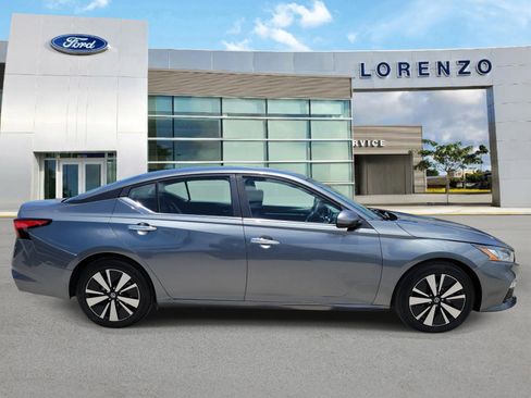 Used 2022 Nissan Altima 2.5 SV FWD image 4