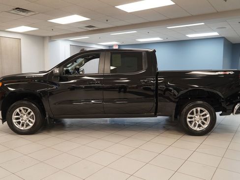 Used 2023 Chevrolet Silverado 1500 LT AWD/4WD image 2
