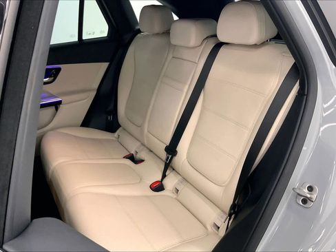 Used 2026 Mercedes-Benz GLC 300 image 18