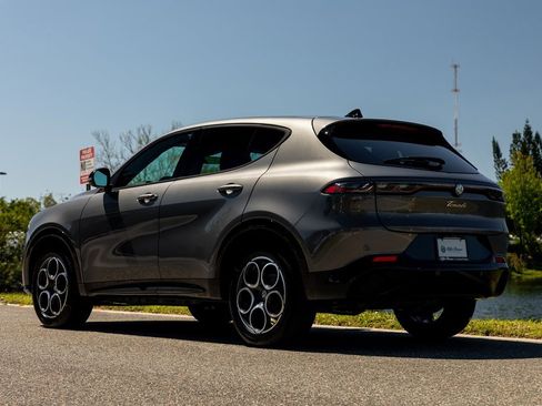 New 2025 Alfa Romeo Tonale image 8