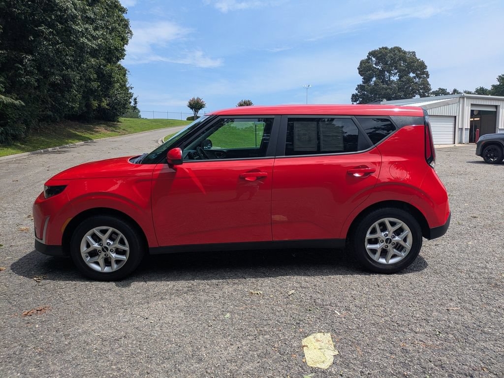 Used 2024 Kia Soul LX w/ LX Technology Package FWD image 7