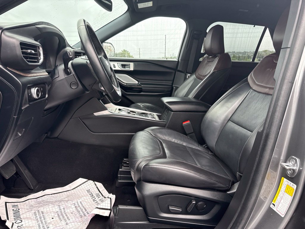 Used 2023 Ford Explorer Platinum w/ Technology Package AWD/4WD image 6