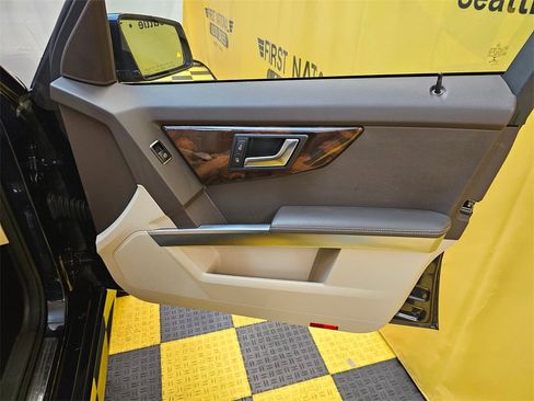 Used 2014 Mercedes-Benz GLK 350 4MATIC image 13