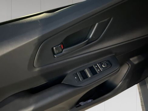 New 2026 Toyota Prius Plug-In Hybrid FWD image 11