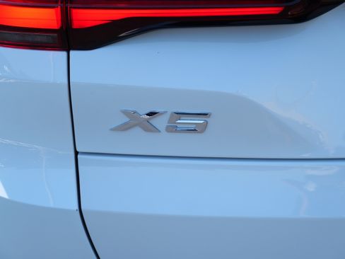 Used 2021 BMW X5 xDrive40i w/ Convenience Package AWD/4WD image 12