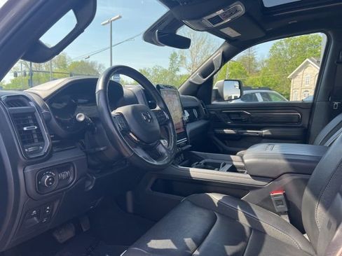 Used 2025 RAM 1500 Limited AWD/4WD image 2