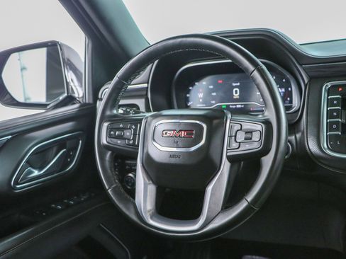 Used 2023 GMC Yukon XL SLT w/ SLT Luxury Package AWD/4WD image 13