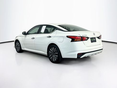 Used 2025 Nissan Altima 2.5 SV FWD image 5