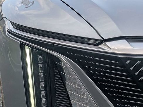 Certified 2024 Cadillac Lyriq Tech w/ Driver Assist Package RWD image 9