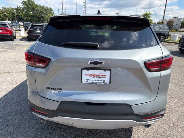 New 2026 Chevrolet Blazer LT w/ Convenience Package FWD image 4
