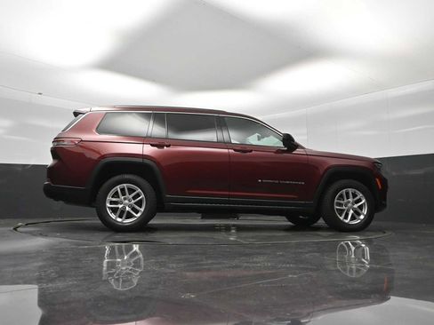 Used 2022 Jeep Grand Cherokee L Laredo w/ Luxury Tech Group I AWD/4WD image 24