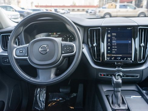 Used 2019 Volvo XC60 T6 Momentum w/ Advanced Package image 13