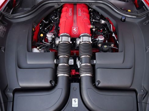 Used 2013 Ferrari California image 24