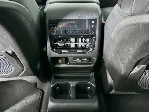 Used 2023 Jeep Grand Cherokee L Limited AWD/4WD image 22