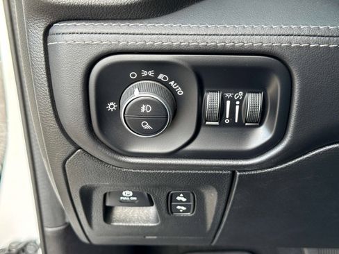 Used 2023 RAM 1500 Limited AWD/4WD image 33