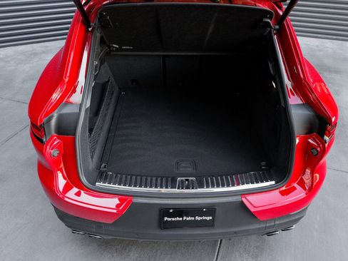 Certified 2024 Porsche Cayenne Coupe image 29