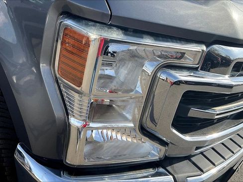 Used 2021 Ford F250 Lariat w/ Chrome Package image 34