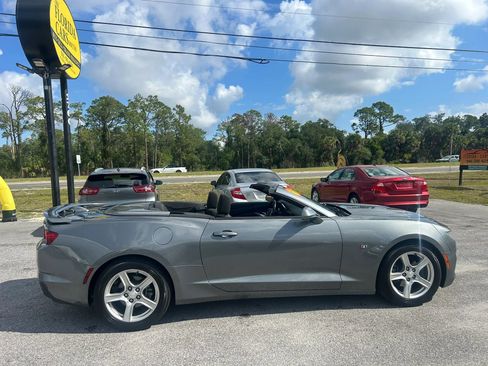 Used 2020 Chevrolet Camaro LT RWD image 5