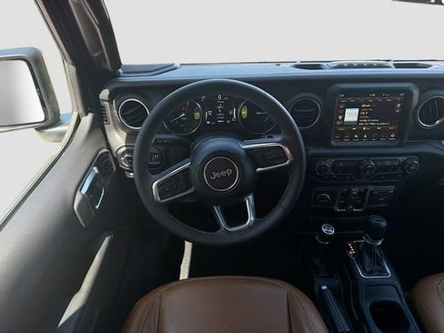 Used 2023 Jeep Wrangler Unlimited Sahara AWD/4WD image 17