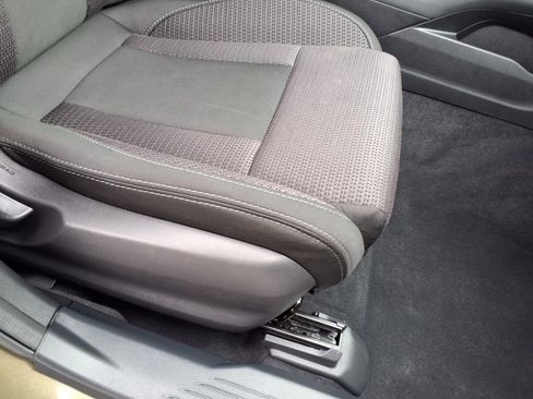 Used 2025 Subaru Outback Premium w/ Popular Package #1A image 17