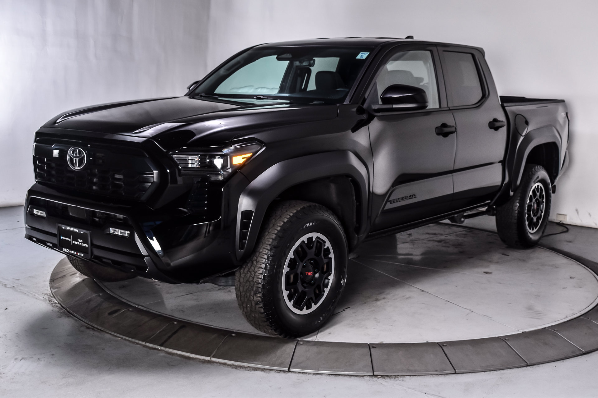 Used 2024 Toyota Tacoma TRD Off-Road AWD/4WD image 4