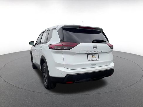 Used 2025 Nissan Rogue SV FWD image 11