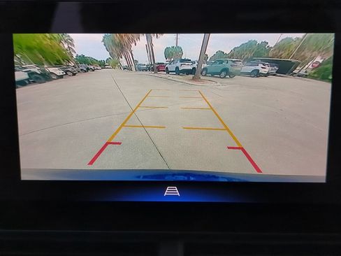 Used 2024 Chevrolet Trax LT w/ Driver Confidence Package FWD image 16