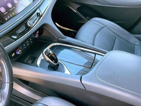 Used 2020 Buick Enclave Essence image 15