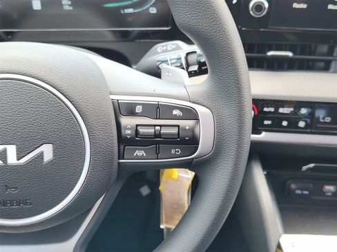 New 2025 Kia Sportage LX image 25