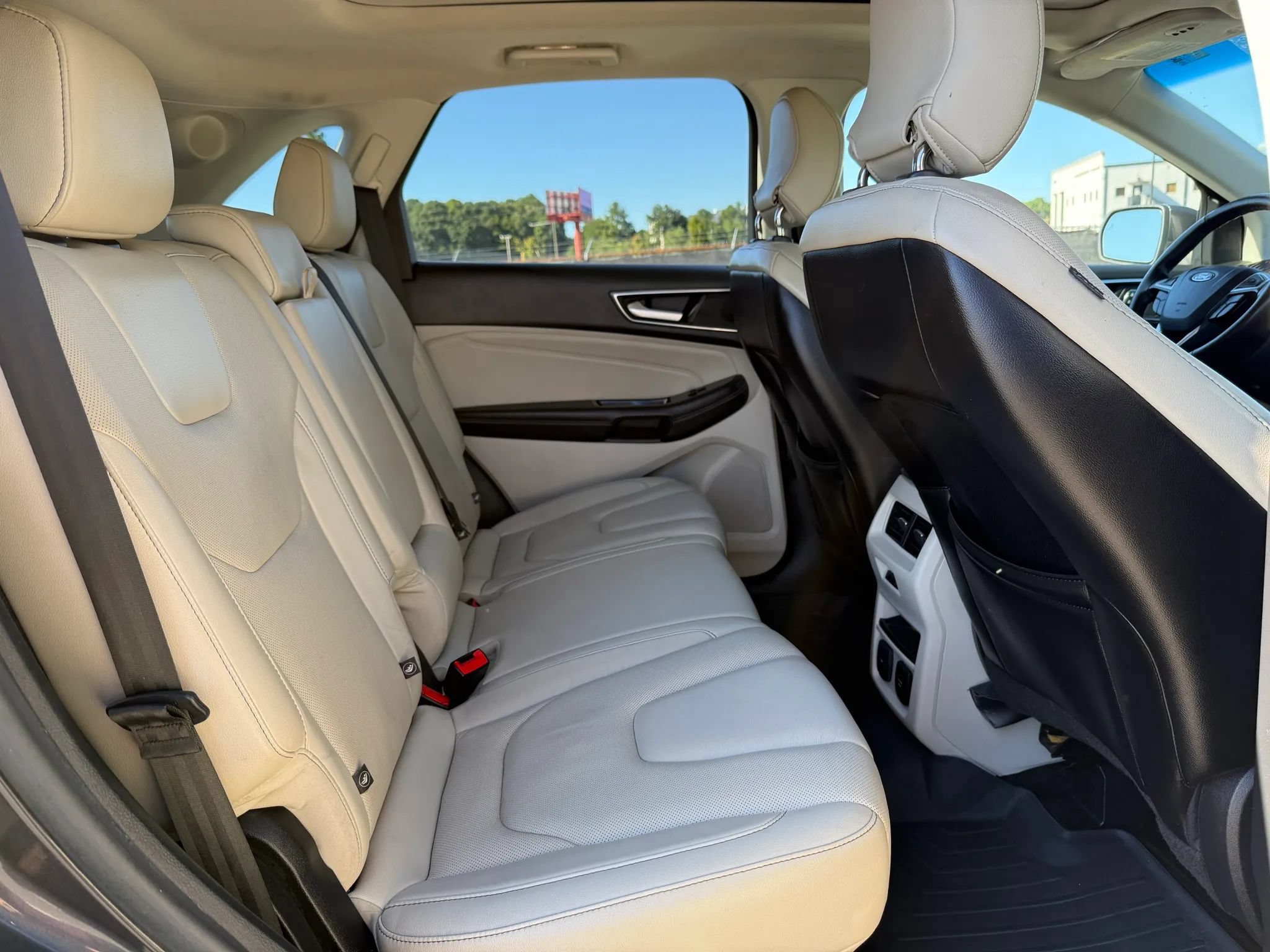 Used 2015 Ford Edge Titanium w/ Equipment Group 301A AWD/4WD image 20