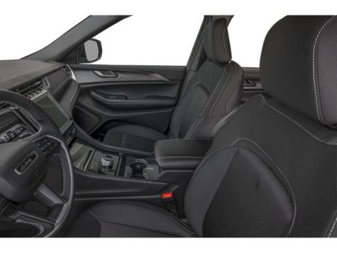 Certified 2025 Jeep Grand Cherokee L Altitude image 9