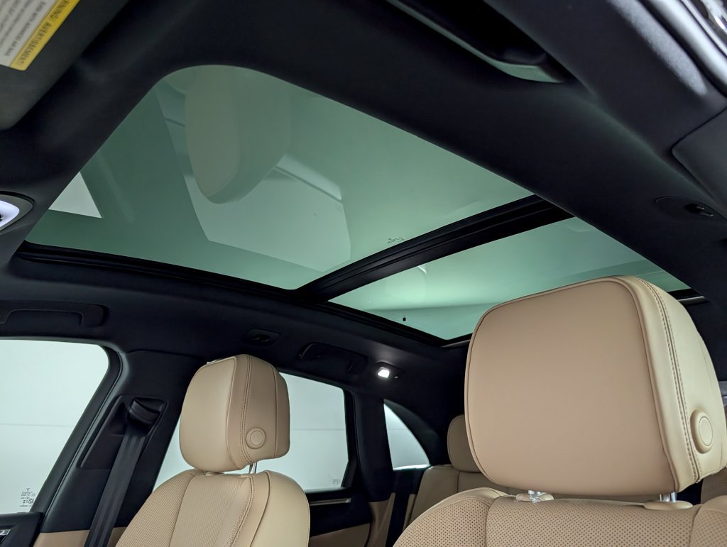 Certified 2026 Porsche Macan AWD/4WD image 30