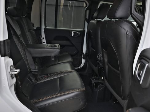 Used 2023 Jeep Gladiator Overland image 15