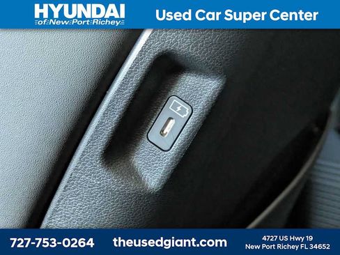 Used 2026 Hyundai Santa Fe SEL FWD image 19