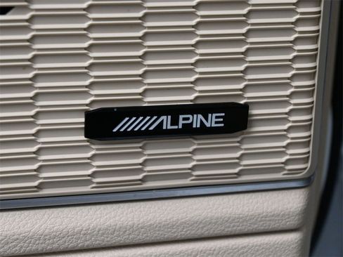 Used 2022 Jeep Grand Cherokee L Limited image 6